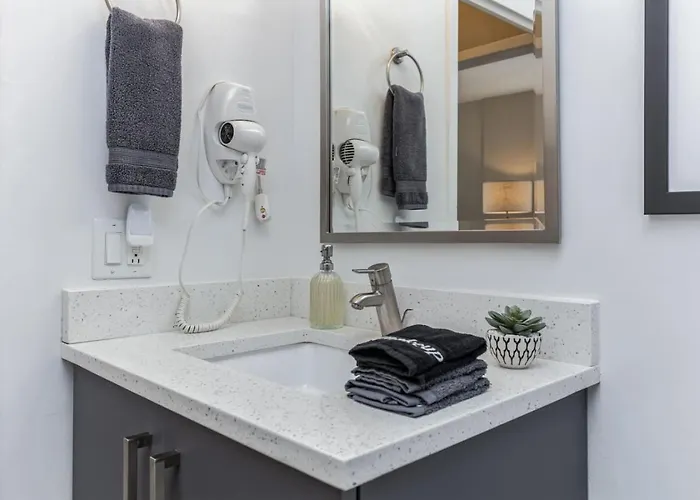 Dtown Penthouse - 4bd-4ba Parking Gym *